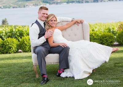 Image link to featured weddings. Image of bride and groom.
